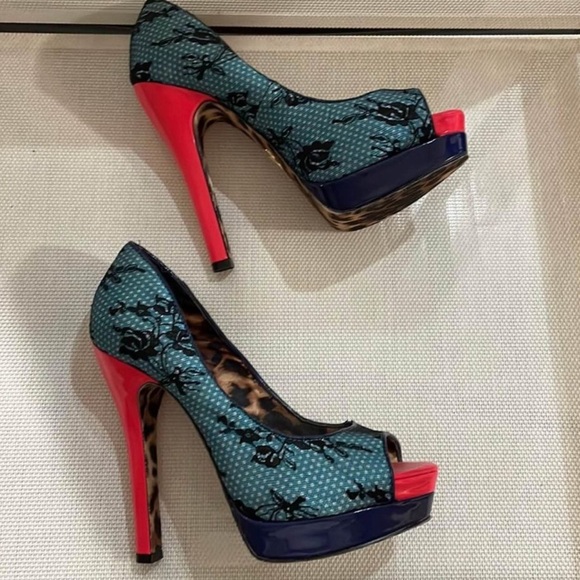 Betsey Johnson heels size 7 - Picture 2 of 5